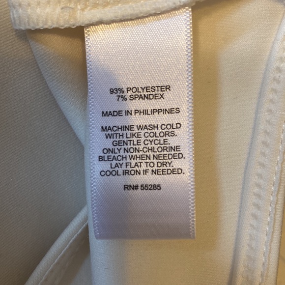 $7 CLEARANCE SALE - Express XS White Cop Top - Picture 8 of 9